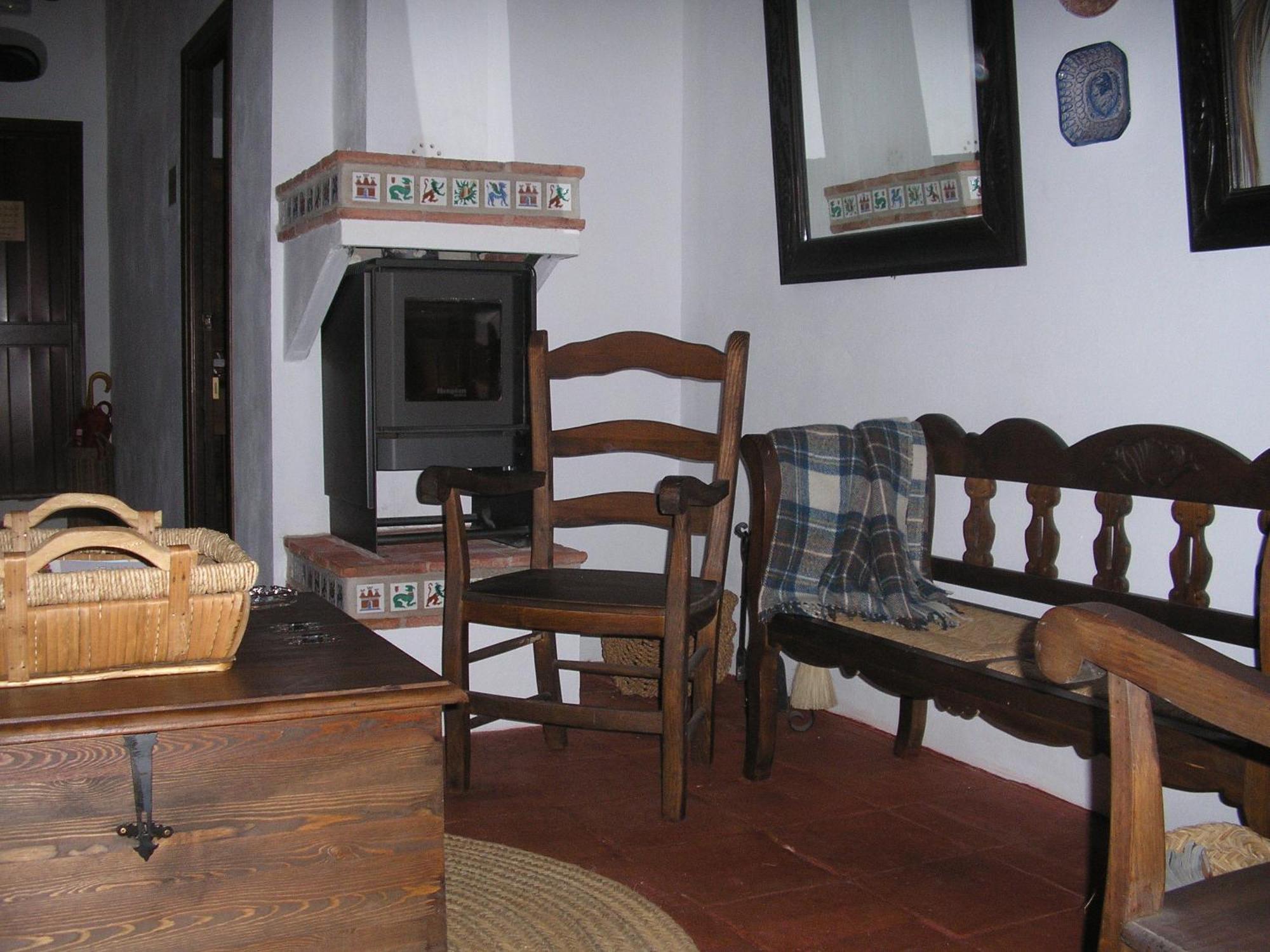 Гостевой дом Casa Rural Y Restaurante Casa Adriano Аланис Экстерьер фото